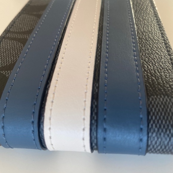 NWT Billfold Wallet Signature Varsity Stripe 3004 - Picture 4 of 9